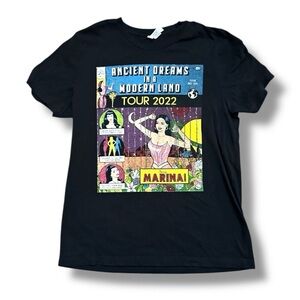 Marina Ancient Dreams in a Modern Land Tour 2022 Comic Black T-shirt Size Large
